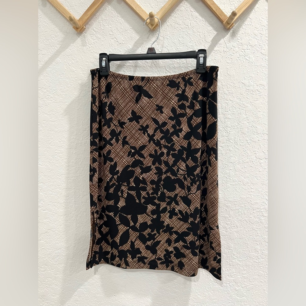 BCBGMaxAzria Midi Skirt Size Small‎
